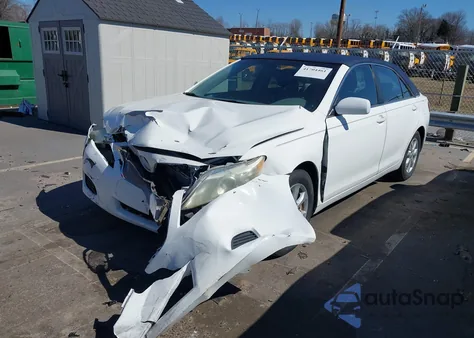 2011 Toyota Camry Le z USA, uszkodzony, nr VIN 4T1BF3EK5BU618554